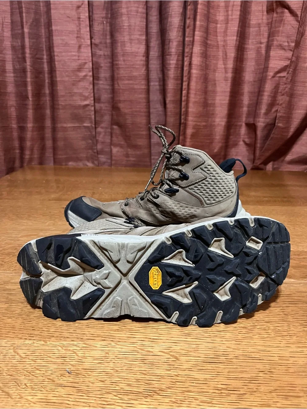 Hoka Anacapa Mid GTX 1122018 Mens 10.5 Brown Waterproof Hiking Boots Vibram